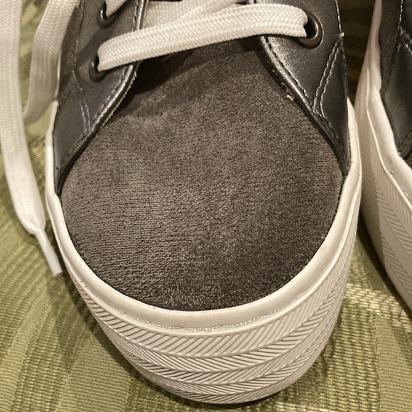 Boutique by Corkys pewter silver grey sneakers with silver star size 7 - Picture 11 of 13